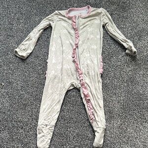 Cozy Kids One Piece in Gray and Pink